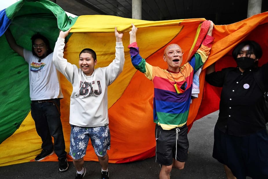 Image principale de l'article La voie au mariage homosexuel se pave
