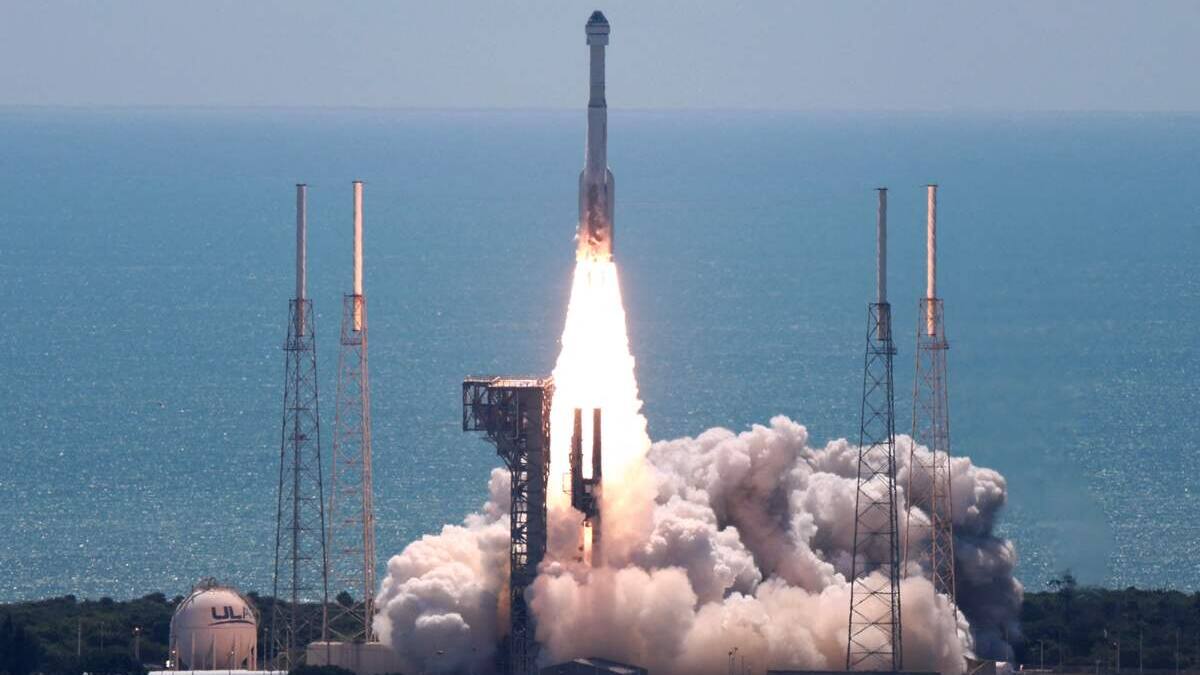 Le vaisseau Starliner de Boeing a enfin décollé avec ses premiers astronautes vers l’ISS