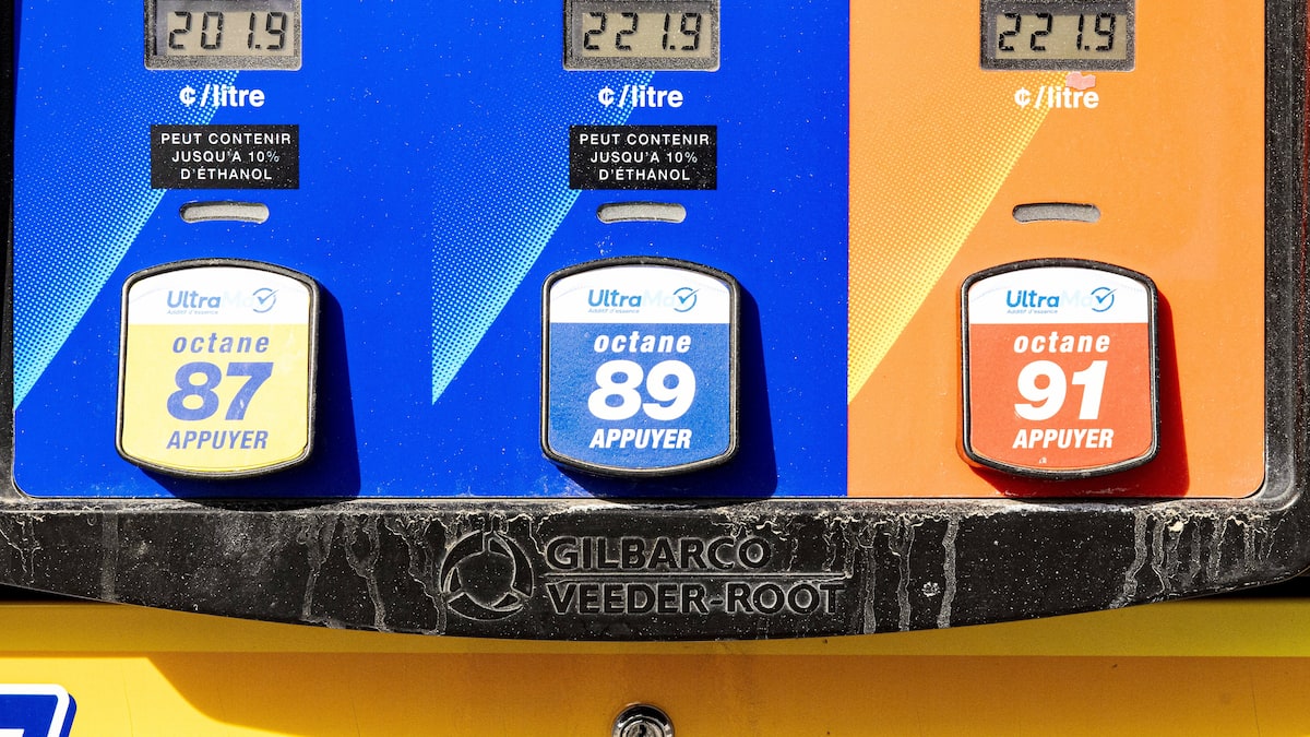 Capitale-Nationale: le litre d'essence franchit les 2$
