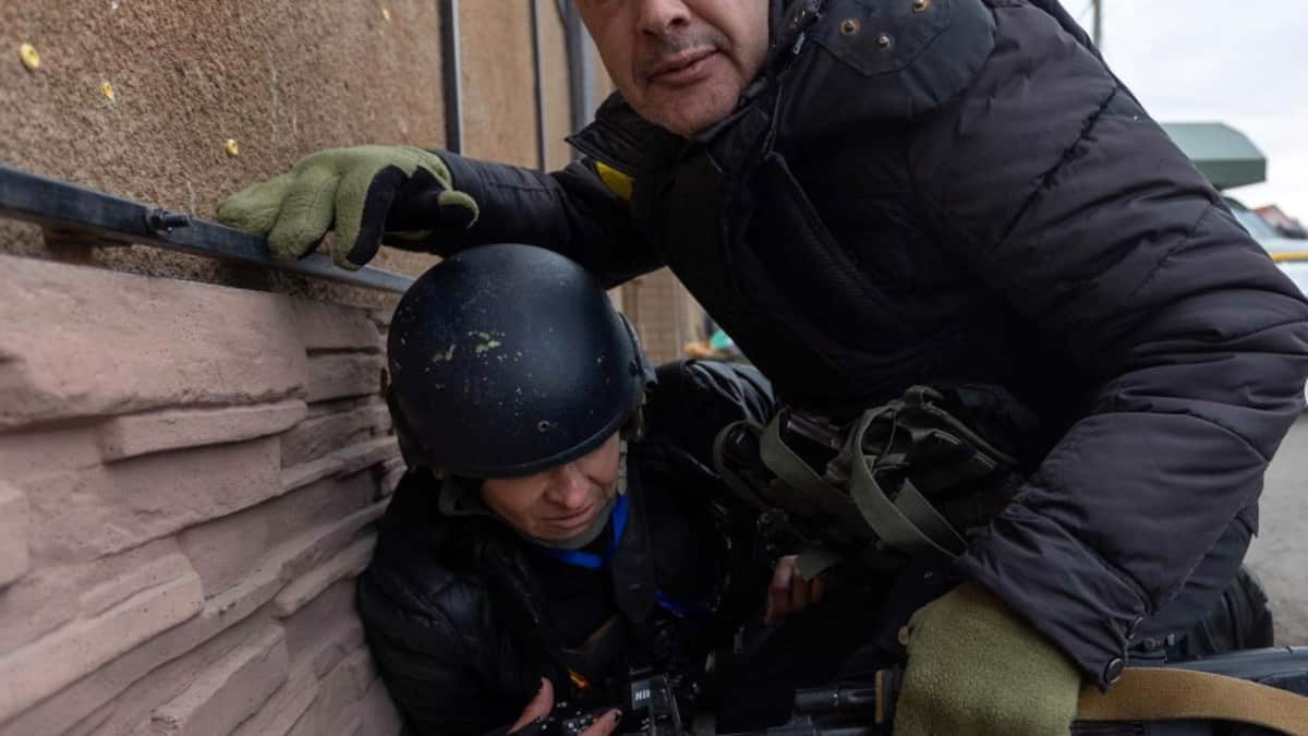 Guerre en Ukraine: un volontaire ukrainien devient un véritable héros