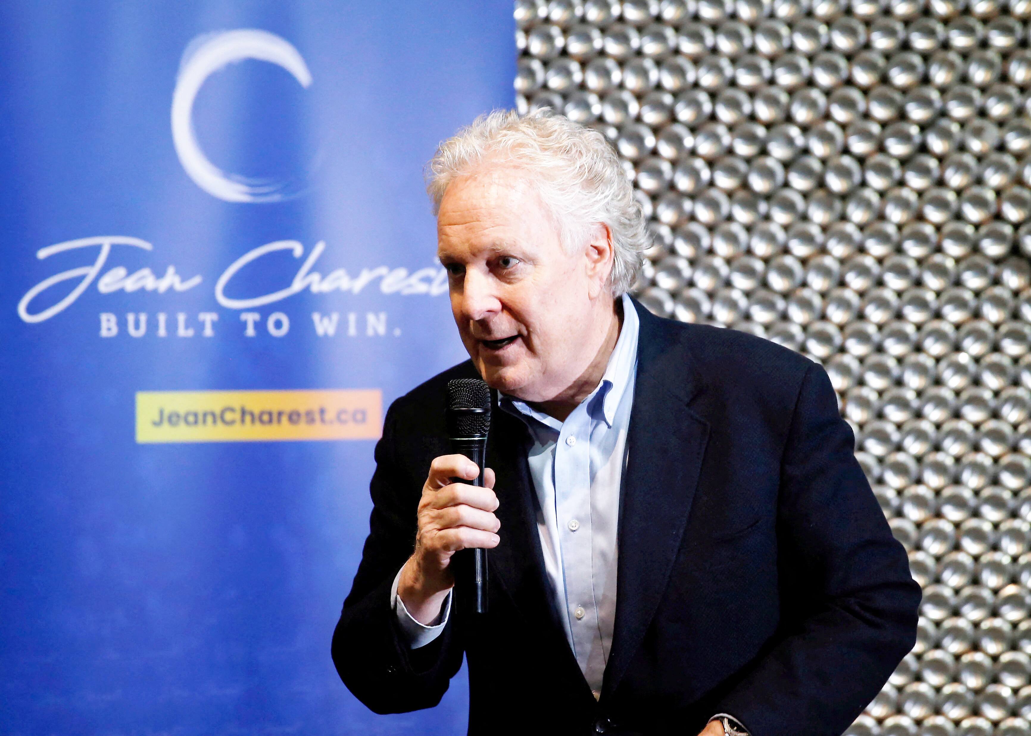 Charest muet sur ses derniers mandats