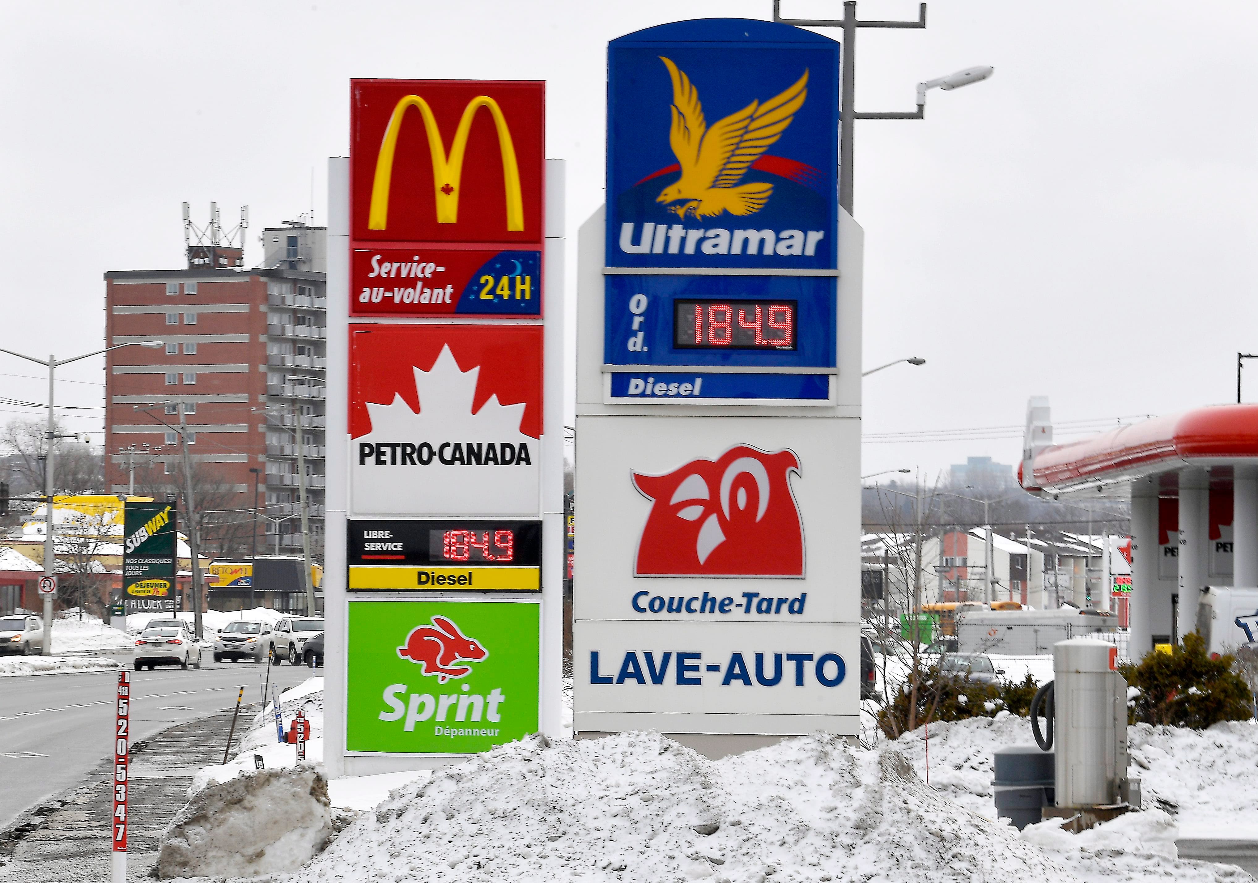 Baisse de 10 cents de l&rsquo;essence en 24 heures
UN GRAND &Eacute;CART DE PRIX&nbsp;
