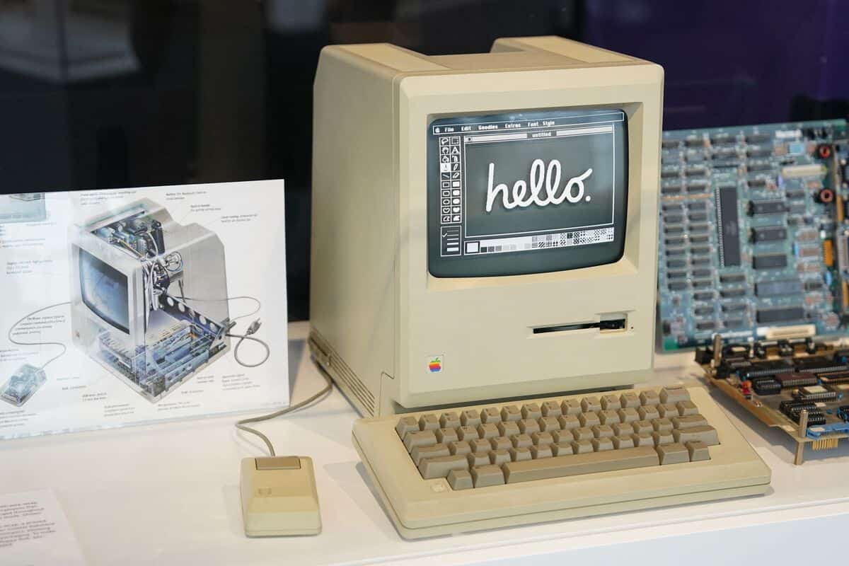 &Agrave; 40 ans, le Mac d'Apple se mettra &agrave; l'IA ou ne sera plus