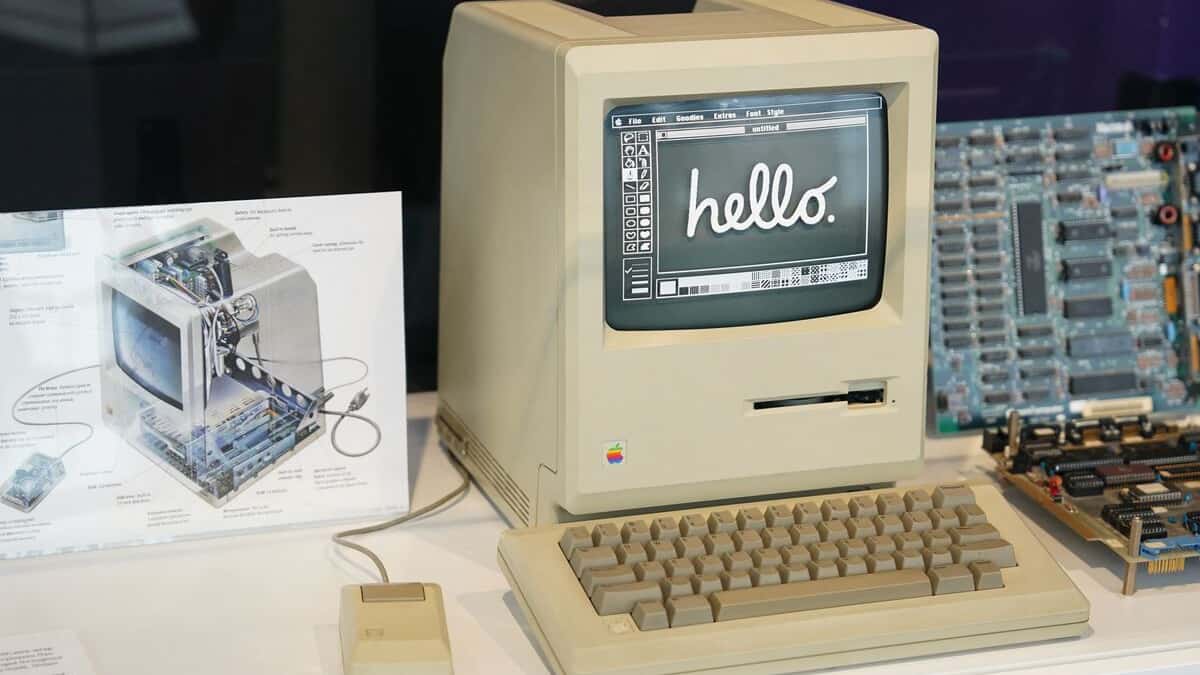 À 40 ans, le Mac d'Apple se mettra à l'IA ou ne sera plus
