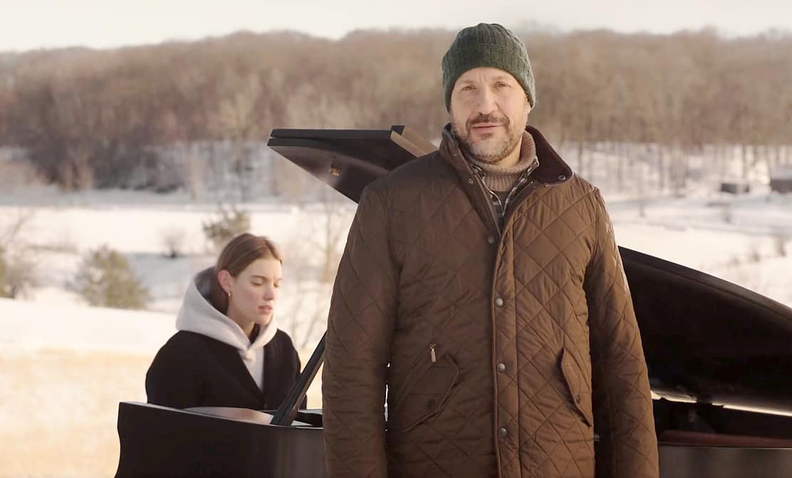 Charlotte Cardin et Martin Matte en duo dans une pub pour Maxi