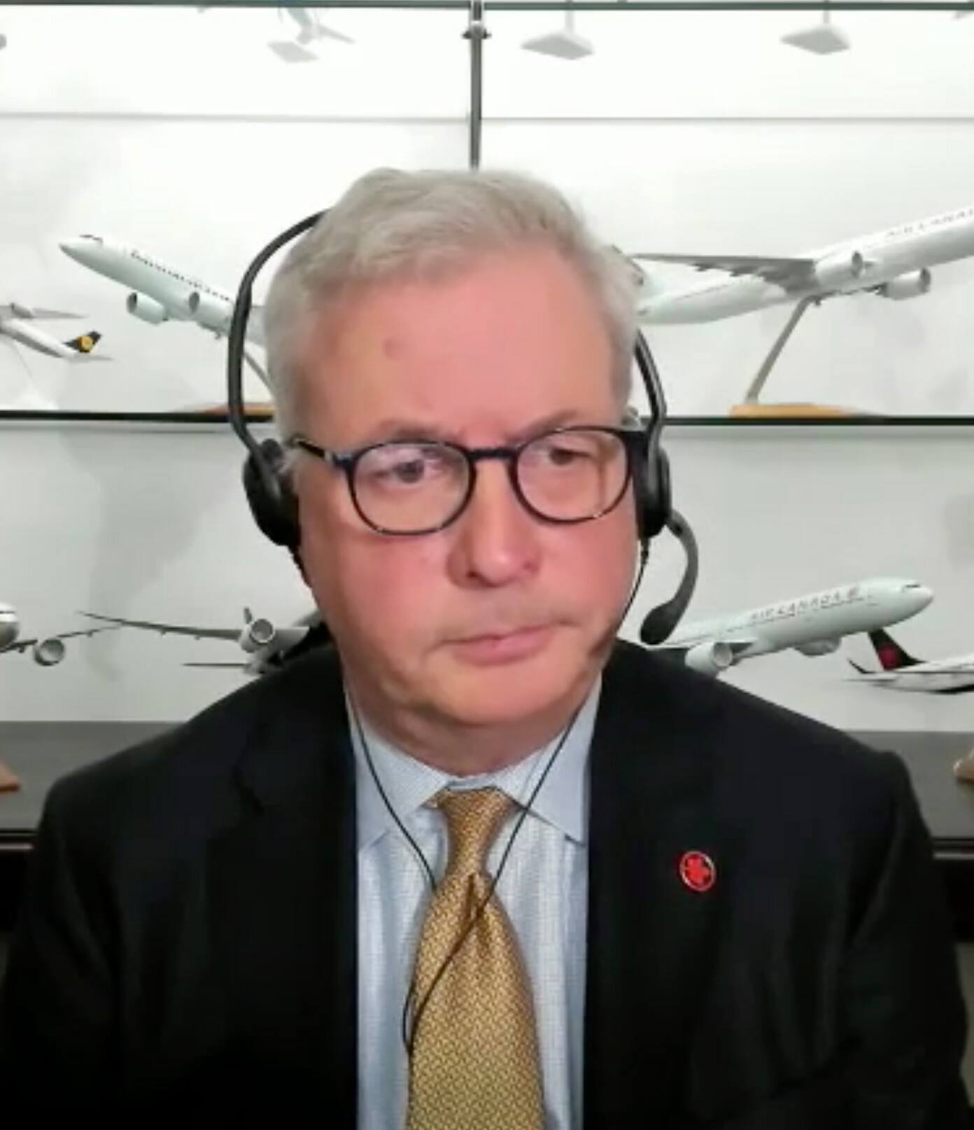 Dans un fran&ccedil;ais approximatif, Michael Rousseau s&rsquo;excuse