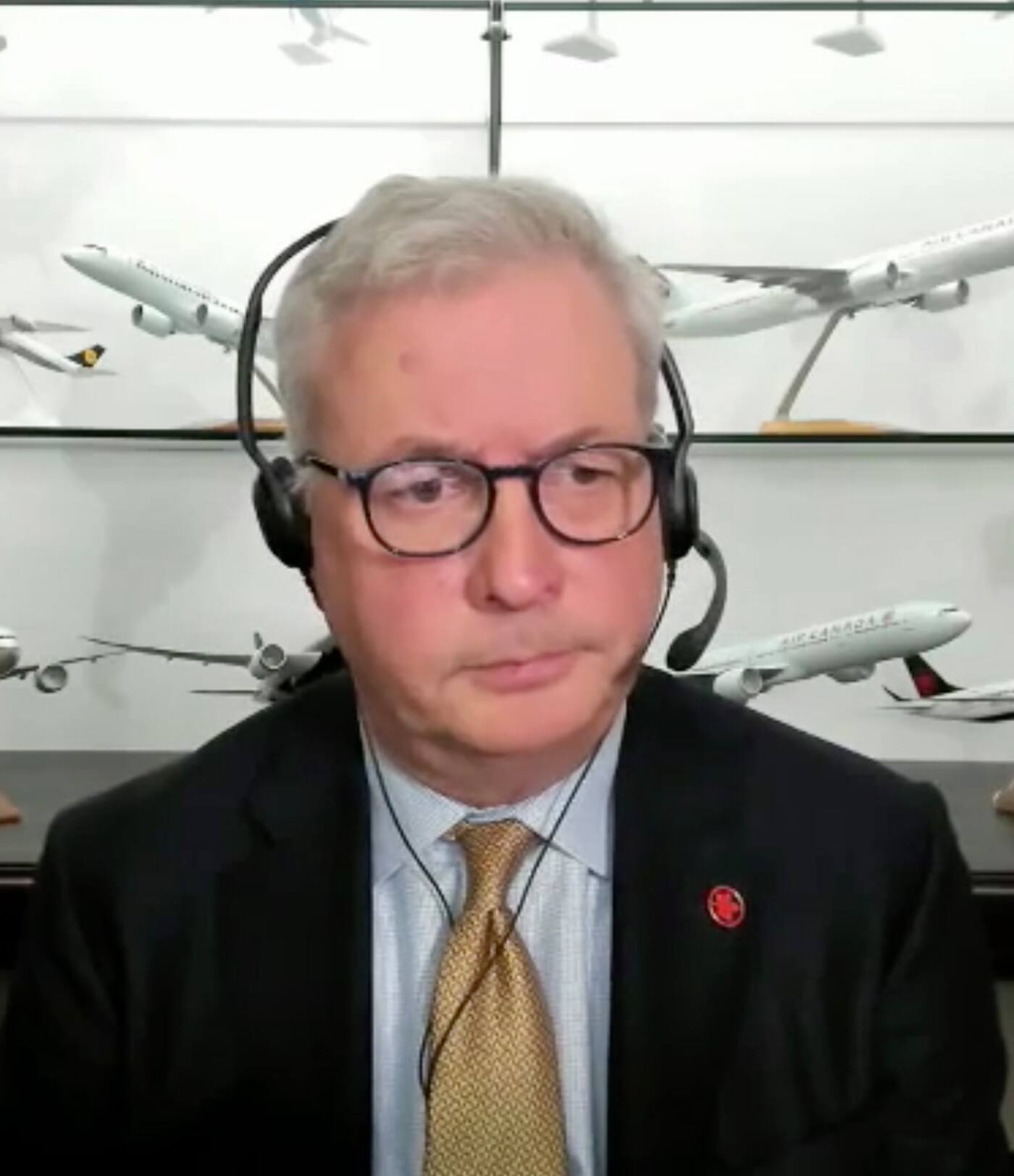 Air Canada: le message unilingue anglo de Michael Rousseau ne passe pas ...