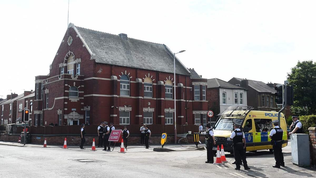 Attaque au couteau en Angleterre: un adolescent de 17 ans inculpé pour le meurtre de trois fillettes