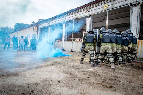 Personal de la Policía Militar de Ucrania en formación.