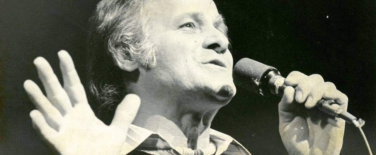 Paolo Noël: cinq temps forts d’une carrière bien remplie
Premiers succès
Music-Hall
Omertà
Les doigts croches
Ses autobiographies