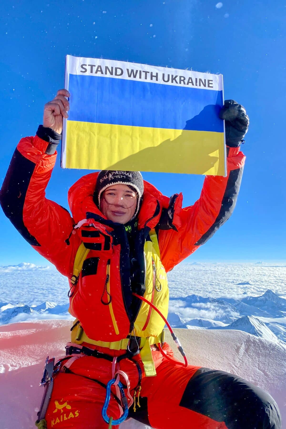 Le drapeau ukrainien au sommet de l&rsquo;Everest: il faut que &laquo;le monde entier nous aide&raquo;