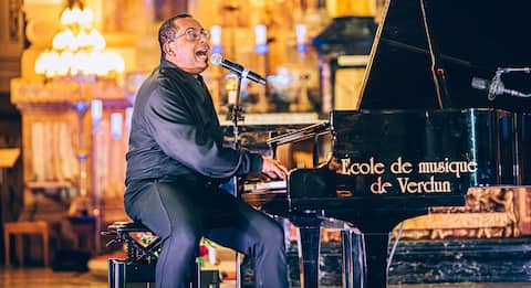 Gregory Charles. Artist