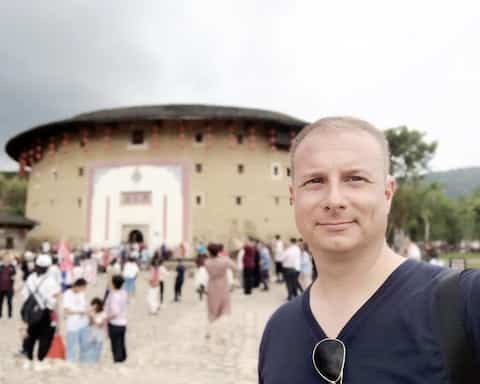 Ugo de Montigny, Çin'de bir yabancı