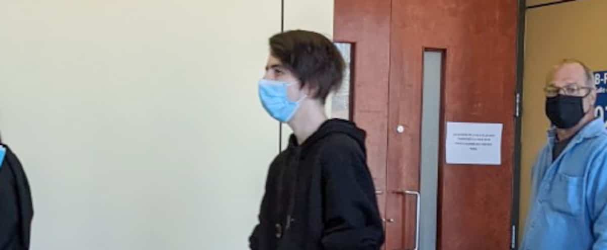 Coupable d'avoir tué un aîné en le poussant dans les escaliers