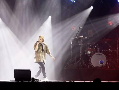 La chanteuse québécoise Roxane Bruneau en prestation lors de la soirée d'ouverture des prix Juno, le 14 mai 2022, à Toronto.