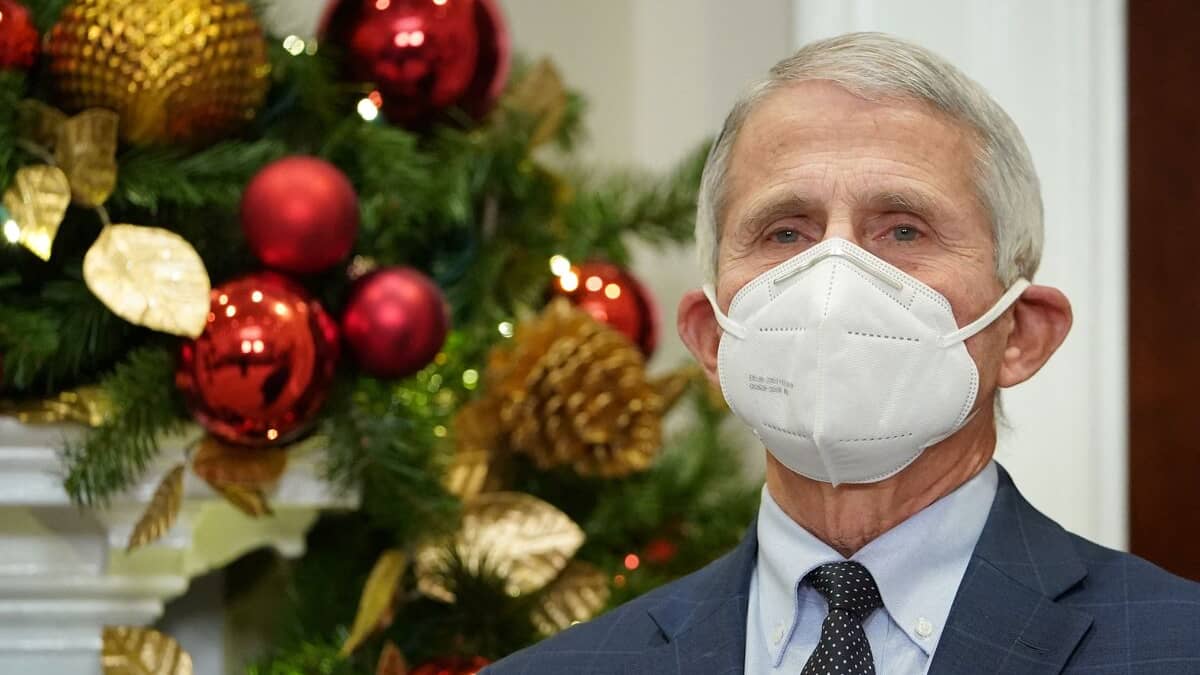 «Quasiment certain» qu'Omicron n'est pas plus grave que Delta, dit Fauci