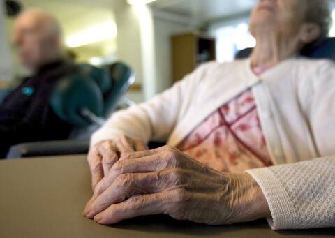 Le nombre d’aînés de 65 ans et plus est en forte progression, et les cas de démence devraient pratiquement doubler d’ici 2035, ce qui exige une meilleure organisation des soins en première ligne pour répondre à la demande.