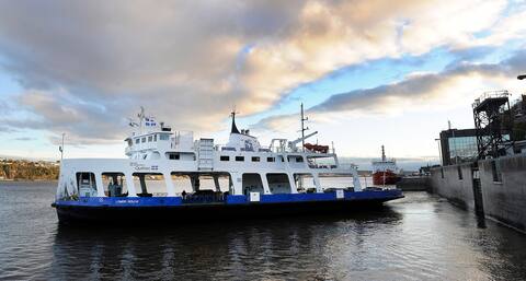 Un des deux bateaux de la traverse Québec-Lévis.