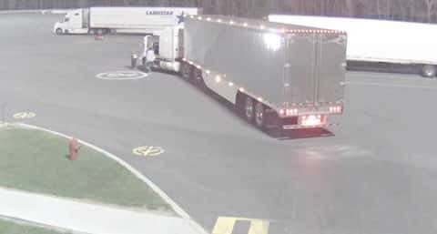 We see the vehicle of one of the truckers being sent for secondary inspection. He tried to replace the truck tractors and trailers with a second driver to avoid looking for tobacco loads.