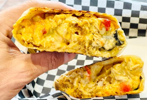 While Sister Angel's tacos are pastrami and minced meat, mine has marinated chicken and merguez sausages… yum!