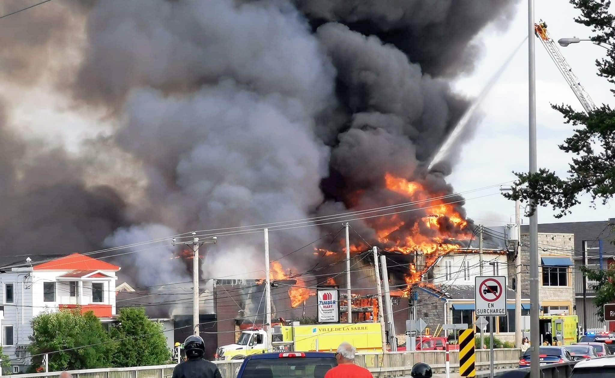 Un jeune pompier volontaire appel&eacute; &agrave; combattre un feu... chez lui