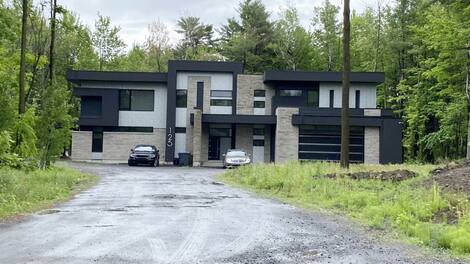 woolley The residence of Gregory Woolley and Christelle Huot, rue des Trembles, in Saint-Jean-sur-Richelieu, was the target of two violent incidents in May.