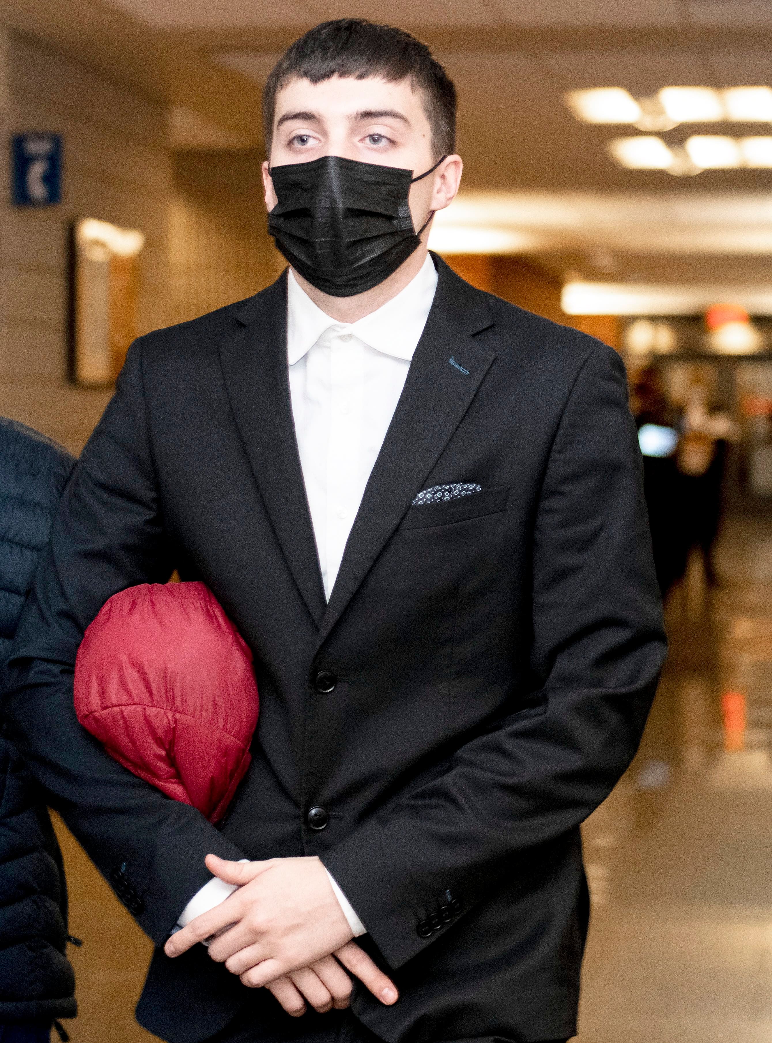 Deux prox&eacute;n&egrave;tes coupables d&rsquo;avoir abus&eacute; d&rsquo;une ado