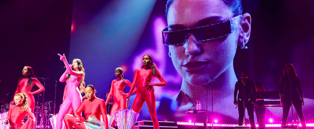 Dua Lipa galvanise ses fans