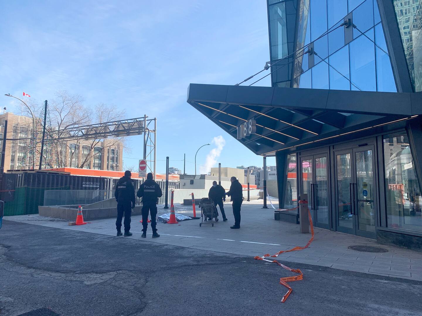 Chute mortelle de 34 étages à Montréal: impressionner ses amis durant un party lui coûte la vie