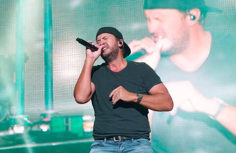 Luke Bryan était en spectacle lors de la deuxième journée du festival Lasso samedi.
