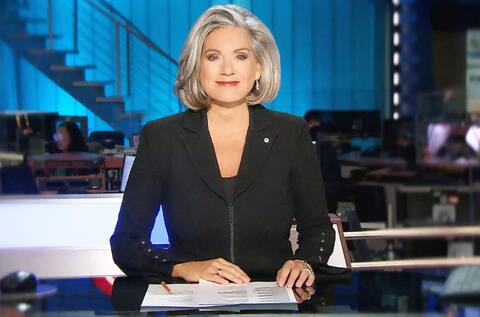 Lisa Lafilm chose to keep her natural hair color.