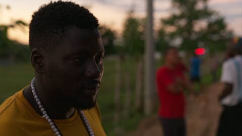 Mi padre salió de Brasil la primavera pasada con la esperanza de ir a los Estados Unidos.