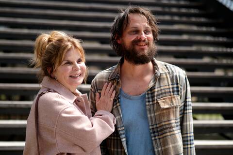 Guylaine Tremblay es la madre de Arnaud en la serie que sigue brillando momentos.