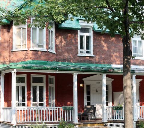 Depuis 2020, plus de 12 000 $ étaient impayés en lien avec cet immeuble du quartier Montcalm.