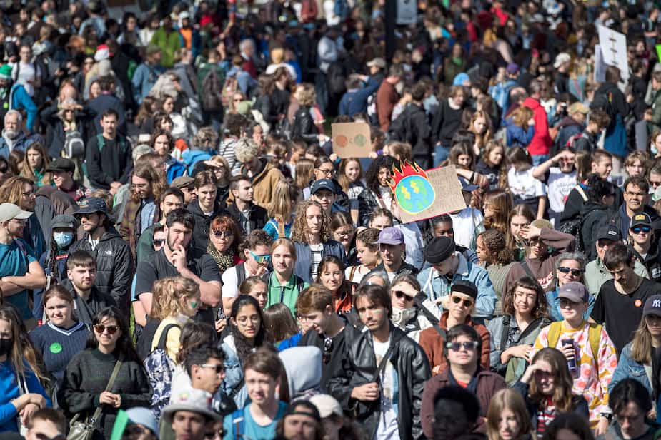 Image principale de l'article Ils lâchent l'école pour militer pour le climat