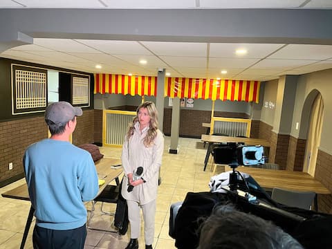 Korean restaurant owner Bob Chang says he has been targeted with threatening messages since the controversy erupted. In an interview with a TVA reporter, he did not want to be identified for this reason.