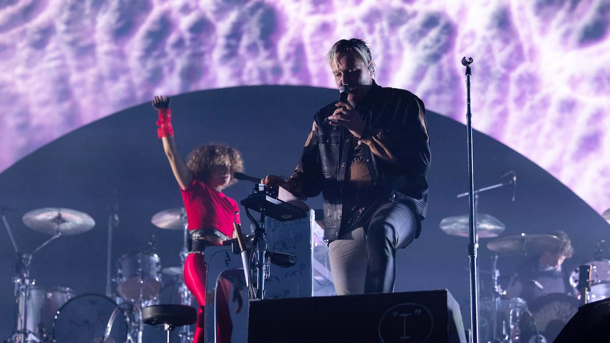 রেজিন চ্যাসাগেন এবং উইন বাটলার, আলাদাভাবে গ্রুপ আর্কেড ফায়ারের জুটি রেজিন চ্যাসাগেন এবং উইন বাটলার, আলাদাভাবে গ্রুপ আর্কেড ফায়ারের জুটি