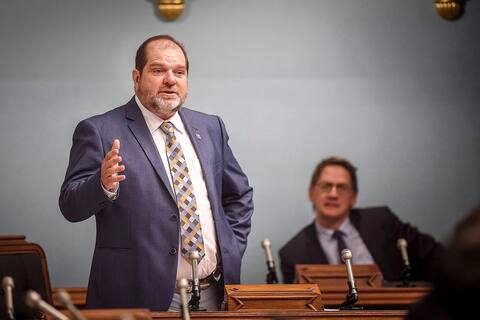 Harold Lebel, who was elected under the PQ banner in Rimouski in 2014, wore the colors of the political party until his arrest on December 15, 2020. He completed his term as an MP as an independent candidate.