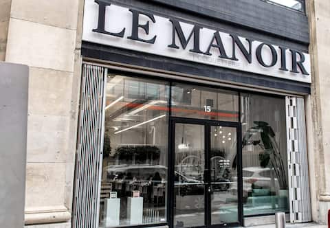 Façade de la boutique Le Manoir, Institut de beauté, à Montréal.