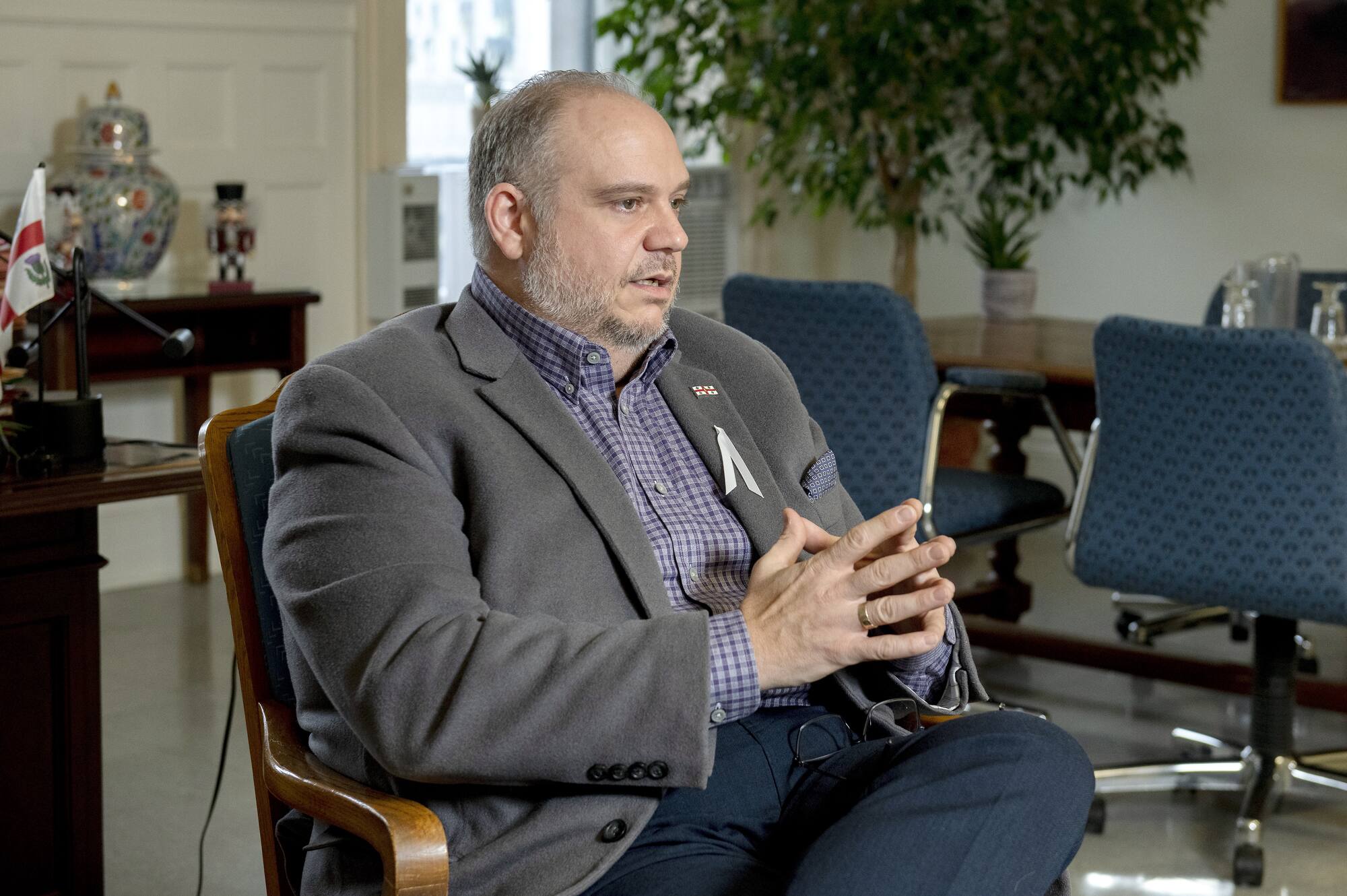 Benoit Dorais reconnaît une erreur, mais défend le bilan en habitation