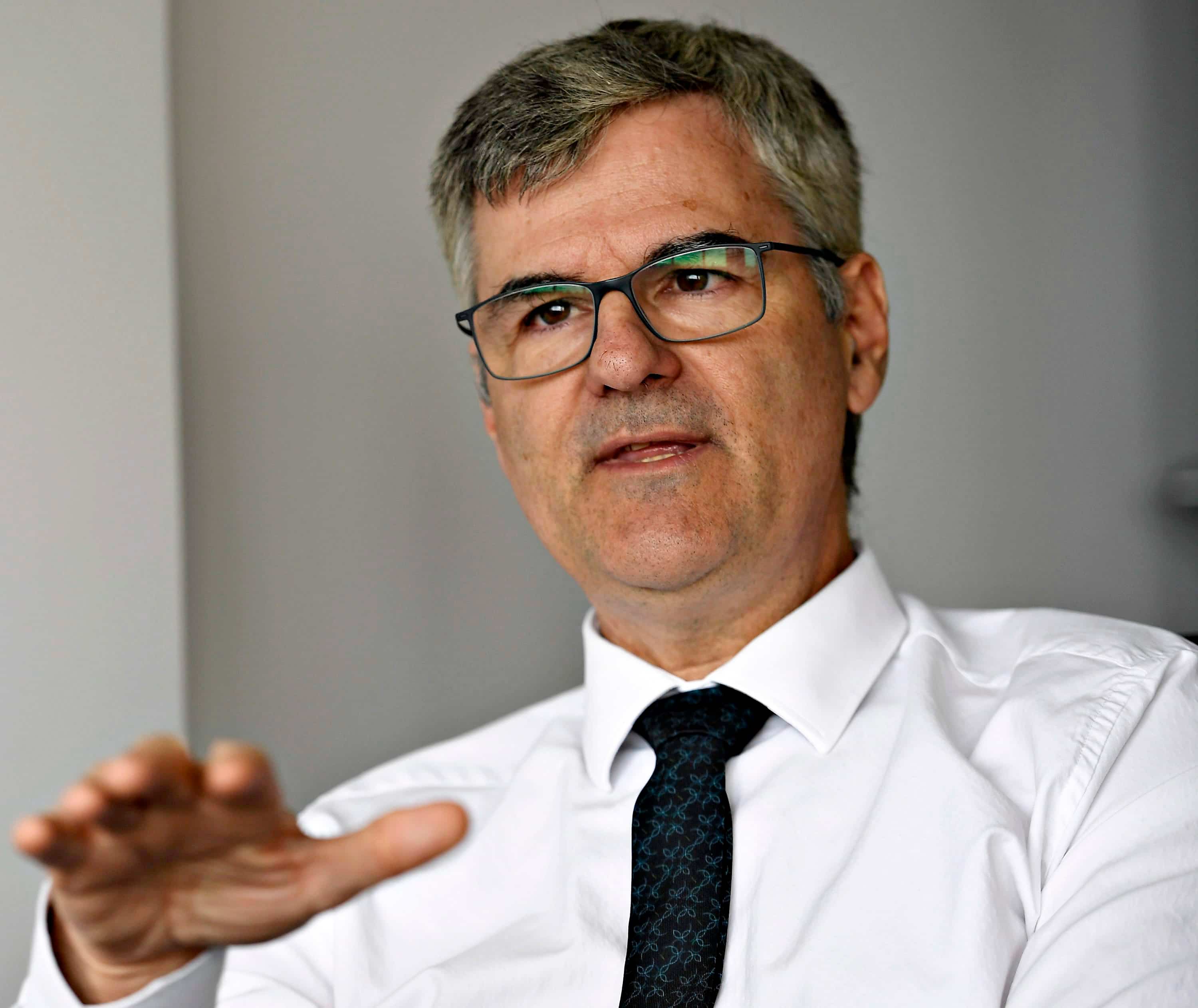 Un autre projet suspendu: &Eacute;ric Caire est la ris&eacute;e des experts