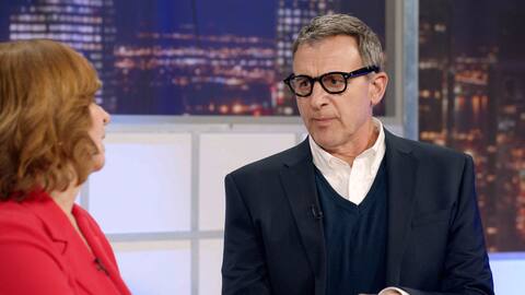 Guylaine Tremblay and Patrick Huard in one of the Bye bye 2022 sketches.