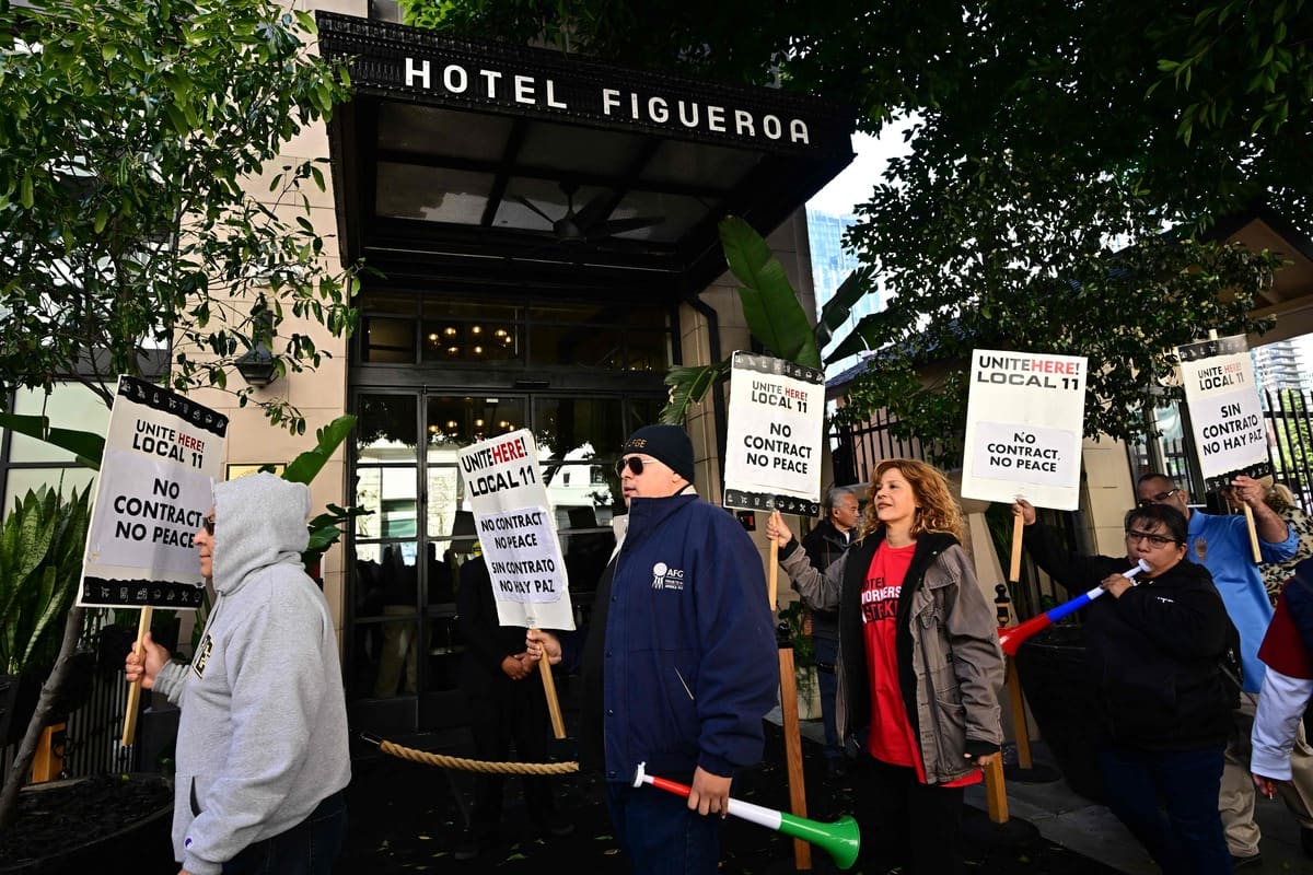 Aux &Eacute;tats-Unis: plus de 10 000 travailleurs du secteur de l&rsquo;h&ocirc;tellerie sont en gr&egrave;ve