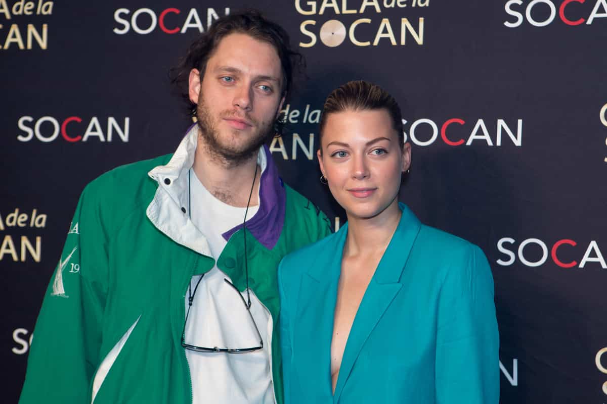 Ils s'embrassent sur une rare photo de couple