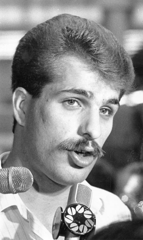 Chantal Diggle becomes pregnant by Jean-Guy Tremblay and thinks about abortion. Trembley asks for a ban to prevent abortion. - In the photo, Jean-Guy Tremble exits the Court of Appeals in the Quebec Court House on July 19, 1989 Photo credit: Les Archives / Le Journal de Quebec