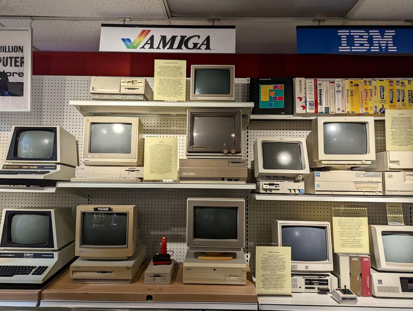 Boutique Etek: une incroyable collection de vieux ordis | JDM