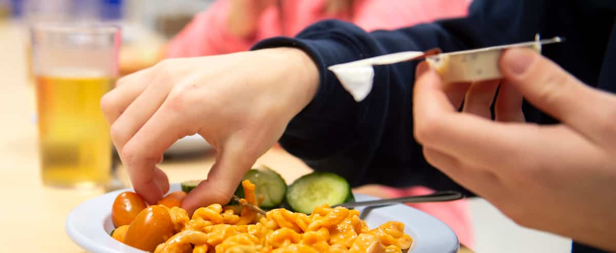Encore plus d’écoliers iront à l’école le ventre vide, s’inquiètent des organismes