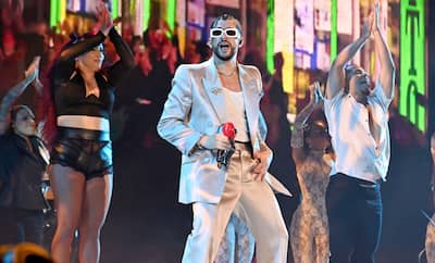 À trois jours du spectacle alternatif de la mi-temps du Tremendous Bowl, une pièce de Child Rock de 2001 dans laquelle il chante «aimer les filles mineures» refait floor À trois jours du spectacle alternatif de la mi-temps du Tremendous Bowl, une pièce de Child Rock de 2001 dans laquelle il chante «aimer les filles mineures» refait floor