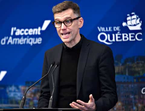 Quebec City Mayor Bruno Marchand admitted Tuesday that he was not made aware of Medicago's difficulties in December by the Quebec government. However, he assures us that he is now working hand in hand with Quebec and Ottawa.