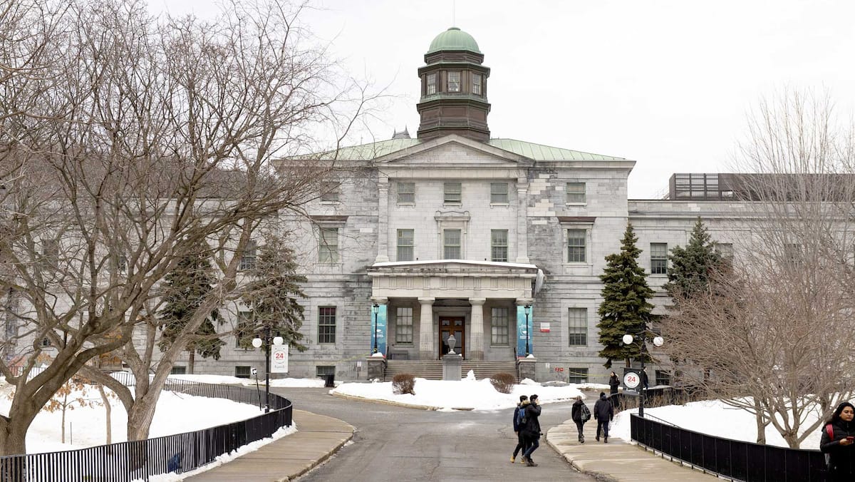 Étudiants étrangers: c’est la faute aux carrés rouges! | JDM